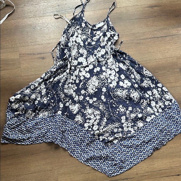 Jessica Simpson Navy and White Floral maternity Dress ! Medium - Picture 1 of 5